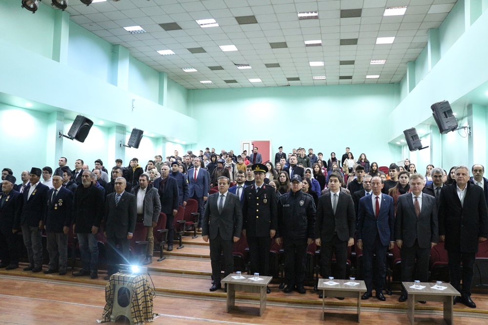 Şehitleri Anma Günü ve Çanakkale Deniz Zaferi'nin 108.Yılı Törenleri Gururla Gerçekleştirildi